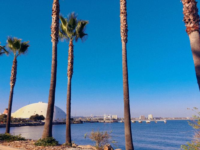 long sands beach,Geography and Location