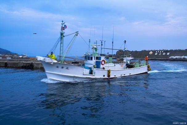 sailfish sands,Geographical Location and Climate