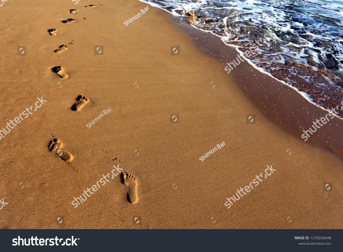 footprints in the sand bible passage,Footprints in the Sand: A Multidimensional Exploration