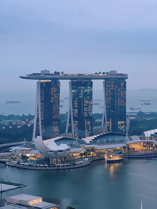 marina bay sands in singapore,Architecture and Design