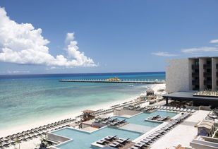 playa del carmen sandos caracol eco resort and spa,Location and Accessibility